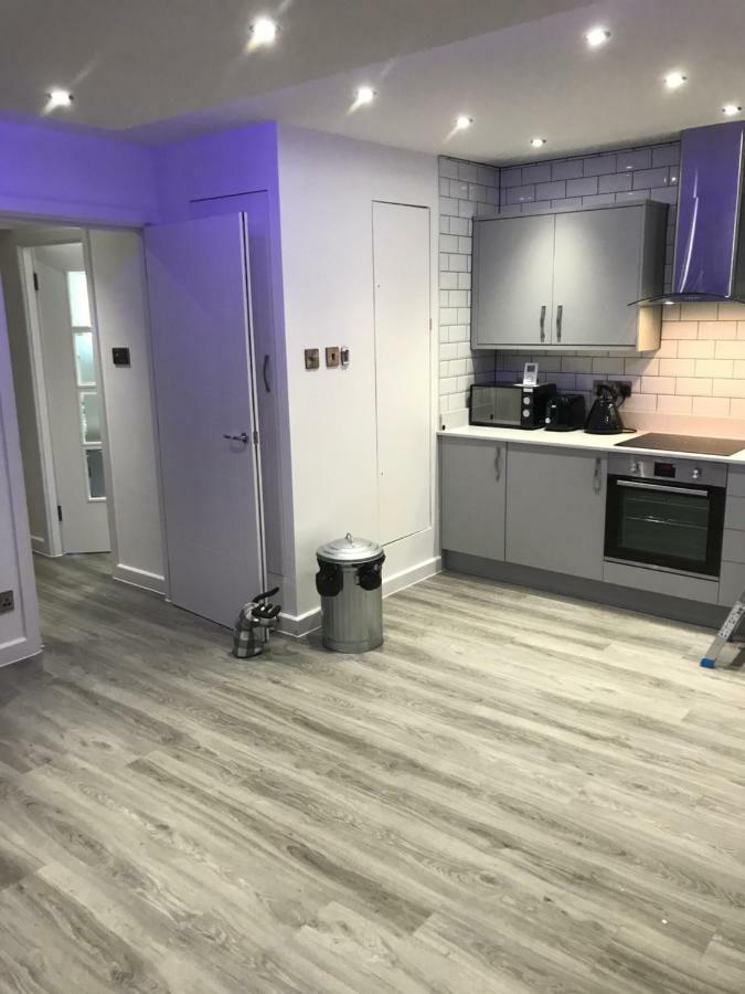 Luxury Panoramic Balcony Swindon Central Extérieur photo