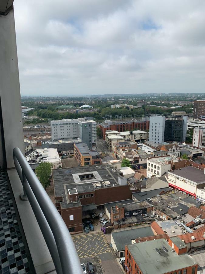 Luxury Panoramic Balcony Swindon Central Extérieur photo