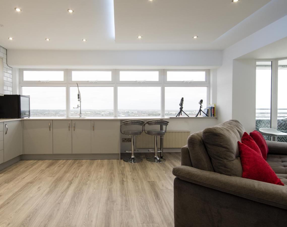 Luxury Panoramic Balcony Swindon Central Extérieur photo